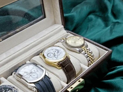 luxury watches blog niche